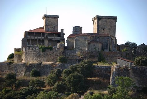 Castelo de Monterrei.jpg