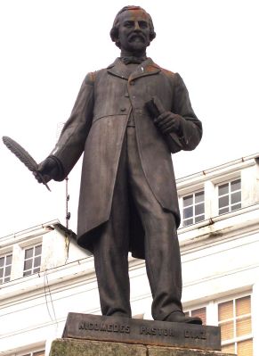 Estatua de Nicomedes Pastor Díaz